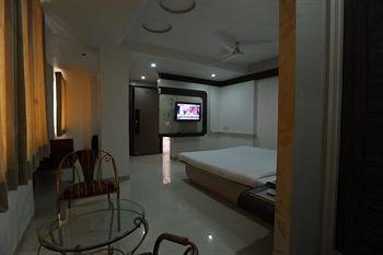 Hotel Jal Sagar Vadodara Zewnętrze zdjęcie
